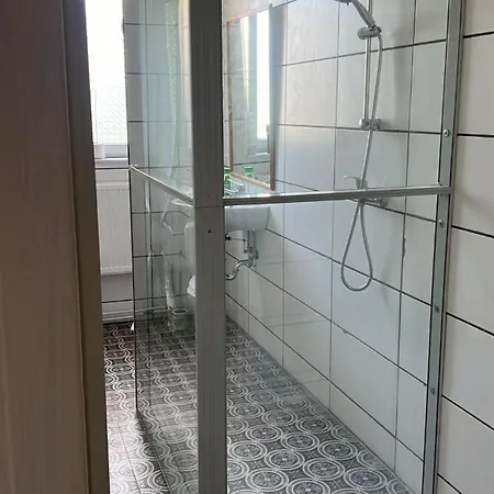 شقة Rim 4 Raeume 3 Schlafzimmer Und 1 Wohnzimmer 2 Badezimmer In West Eg 100 Qm *