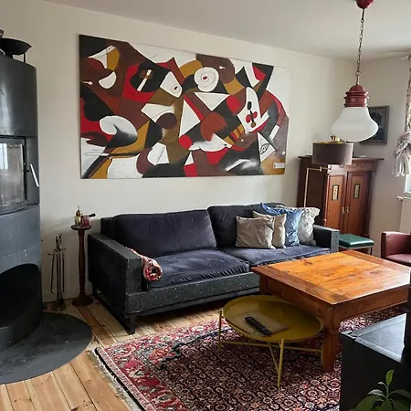 Rim 4 Raeume 3 Schlafzimmer Und 1 Wohnzimmer 2 Badezimmer In West Eg 100 Qm شقة Lauchhammer